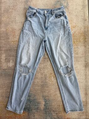 American Eagle Light Blue Distressed Women’s Jeans